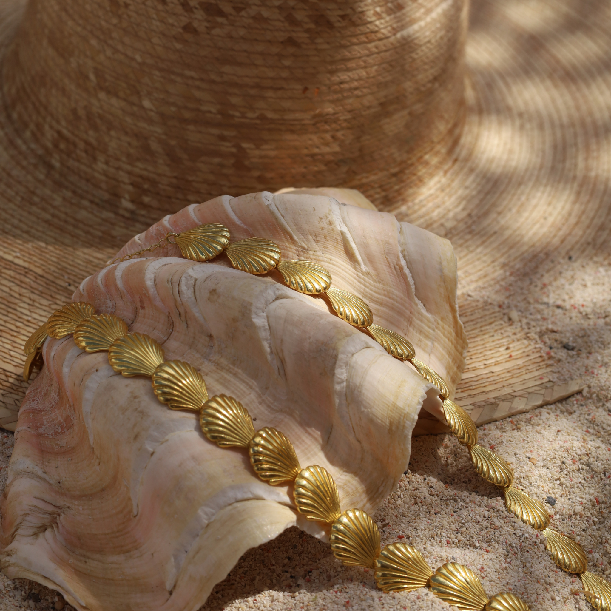 Lei Choker Shell Necklace